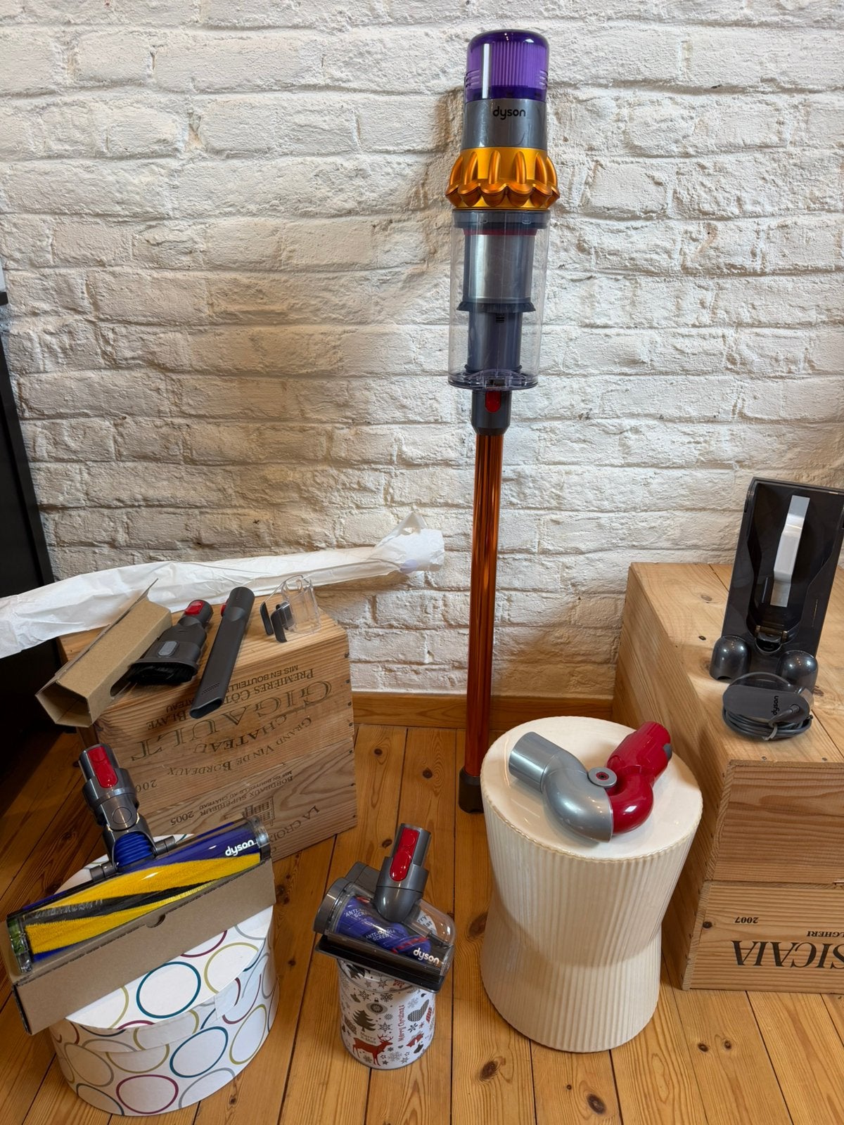 Dyson V15 en parfait état avec la brosse lumière Led fulls, Inclusief accessoires, Ophalen of Verzenden, Zo goed als nieuw, Dyson