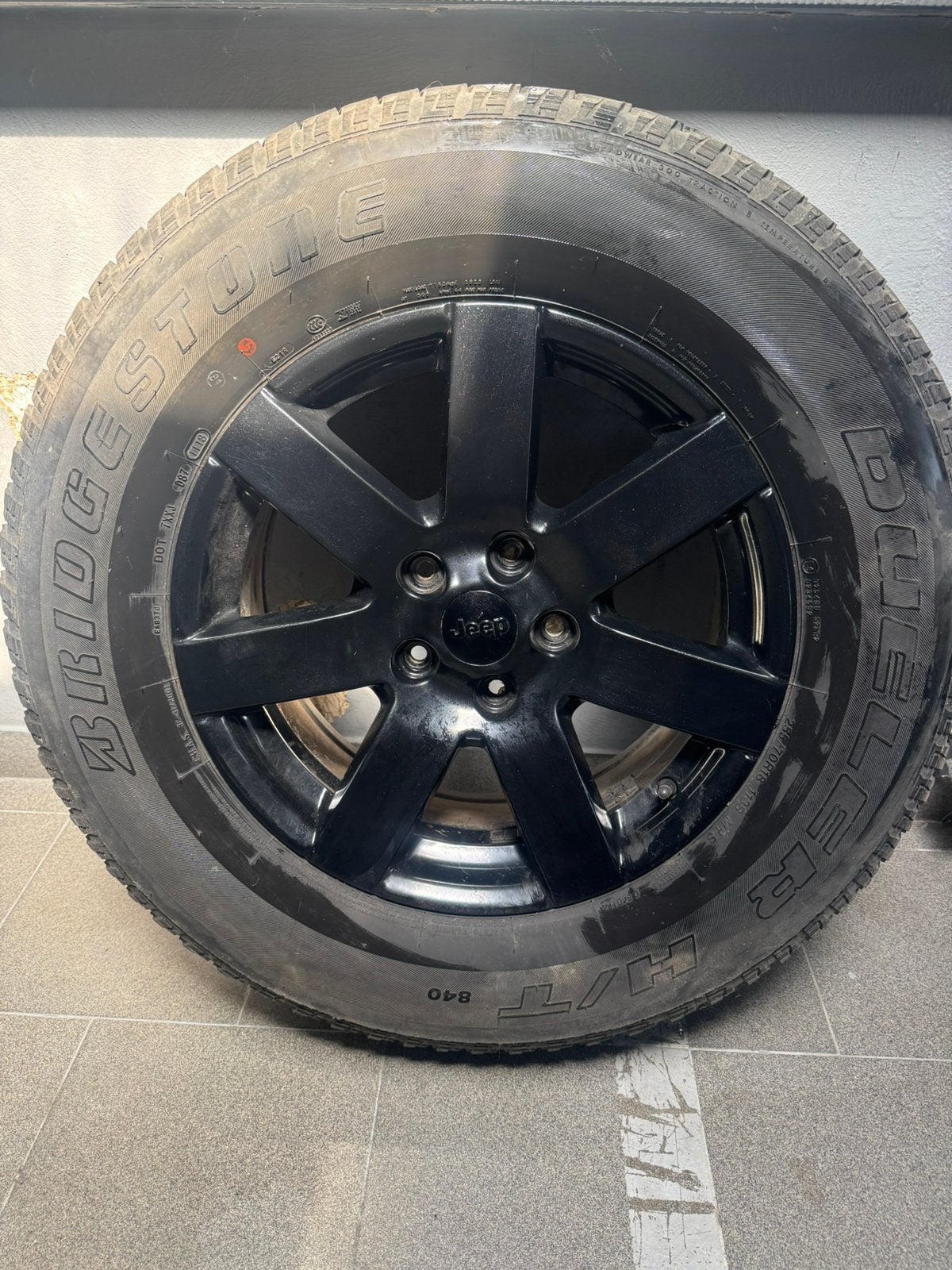 Jeep Wrangler 18” originele velgen + Bridgestone banden, Auto-onderdelen, Ophalen, 18 inch, Band(en)