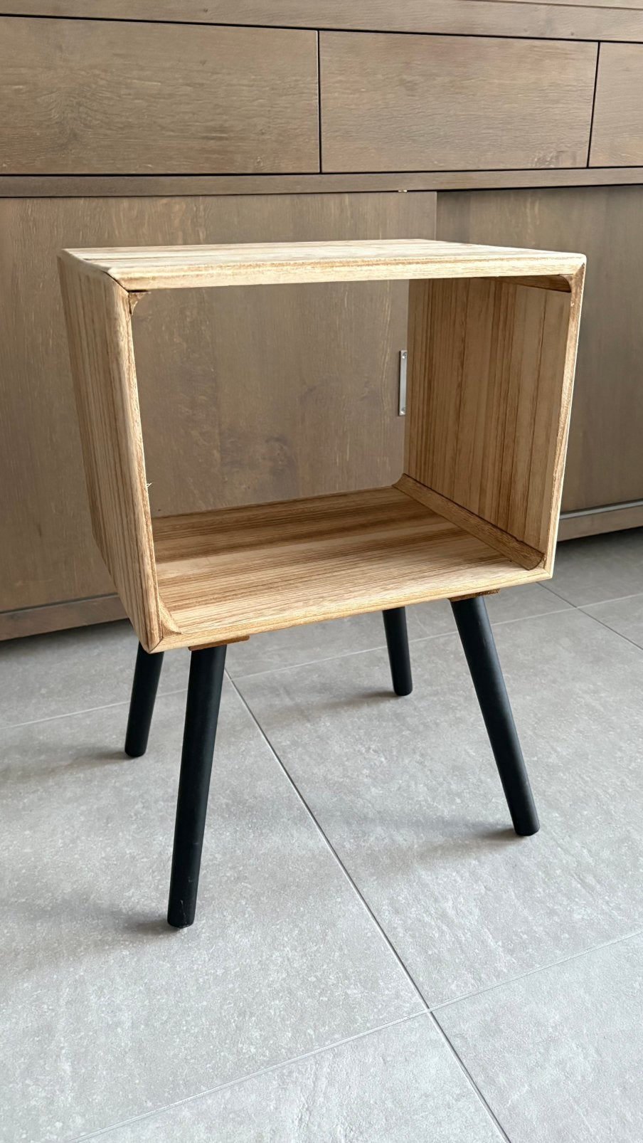 Table de chevet, Maison & Meubles, Tables | Tables d'appoint, Enlèvement, Comme neuf