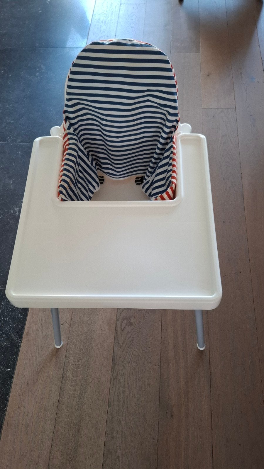 Kindereetstoel met verkleinkussen, Ophalen