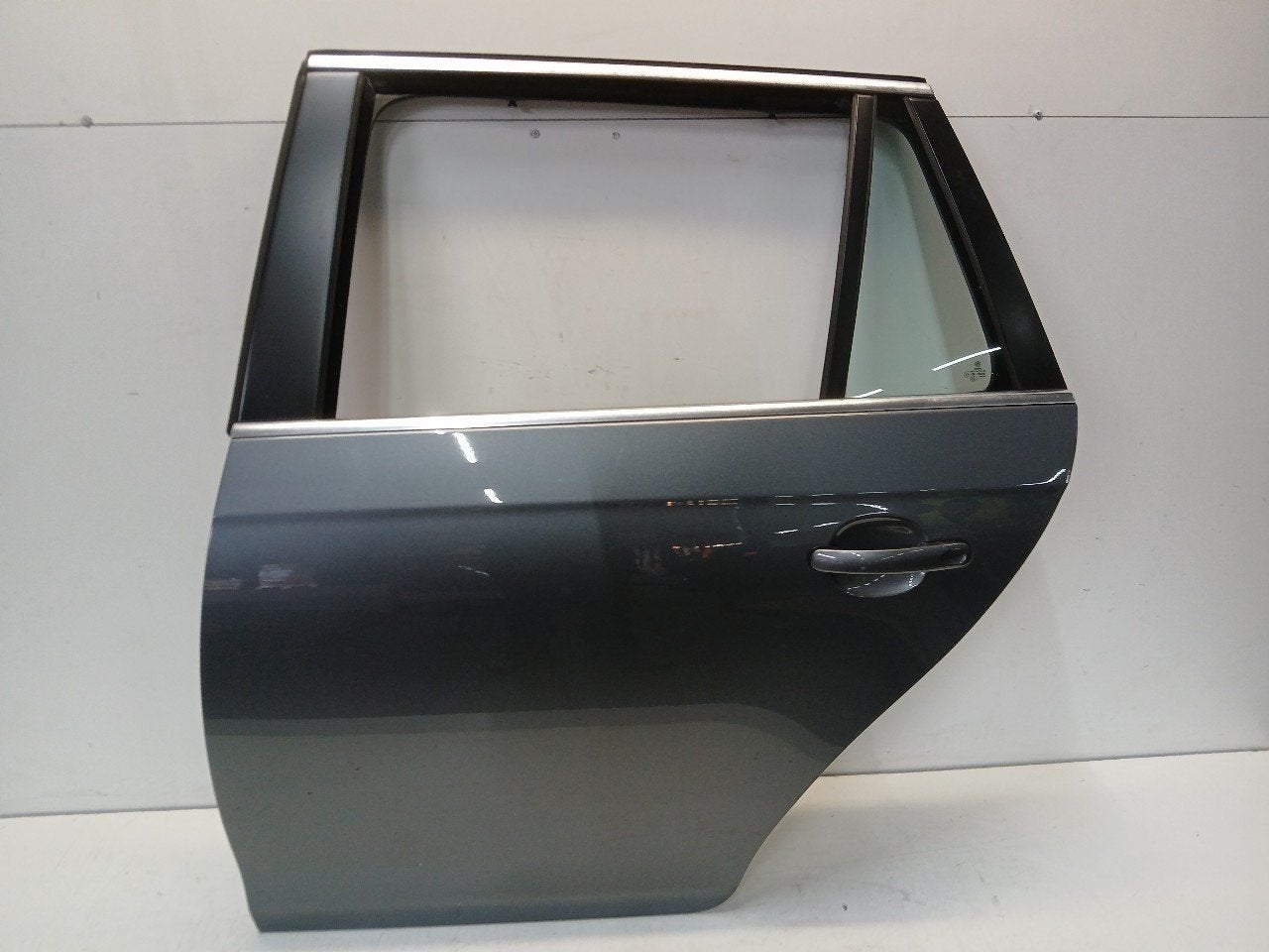 Portier links achter Volkswagen Golf, Onderdelen@venauto.nl, Van der Ven Autorecycling B.V., Gebruikt, Ettenseweg 76, 4706 PB Roosendaal, The Netherlands