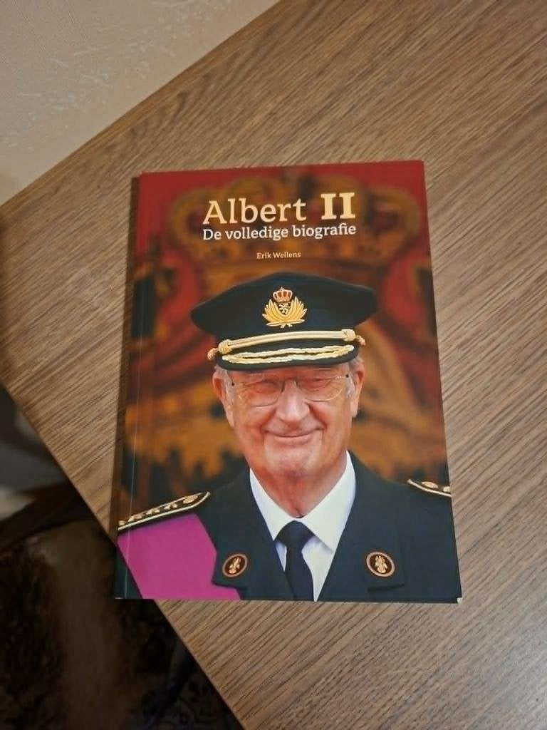 Albert II, de volledige biografie / Erik Wellens, Ophalen of Verzenden, Gebruikt, Tijdschrift of Boek