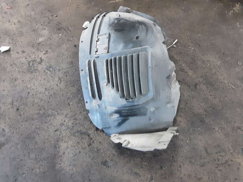 BINNENSPATSCHERM RECHTS VOOR GLE (V167) (A1676901608), Gebruikt, Mercedes-Benz, Spatbord, Dialog.mb@mercedes-benz.com