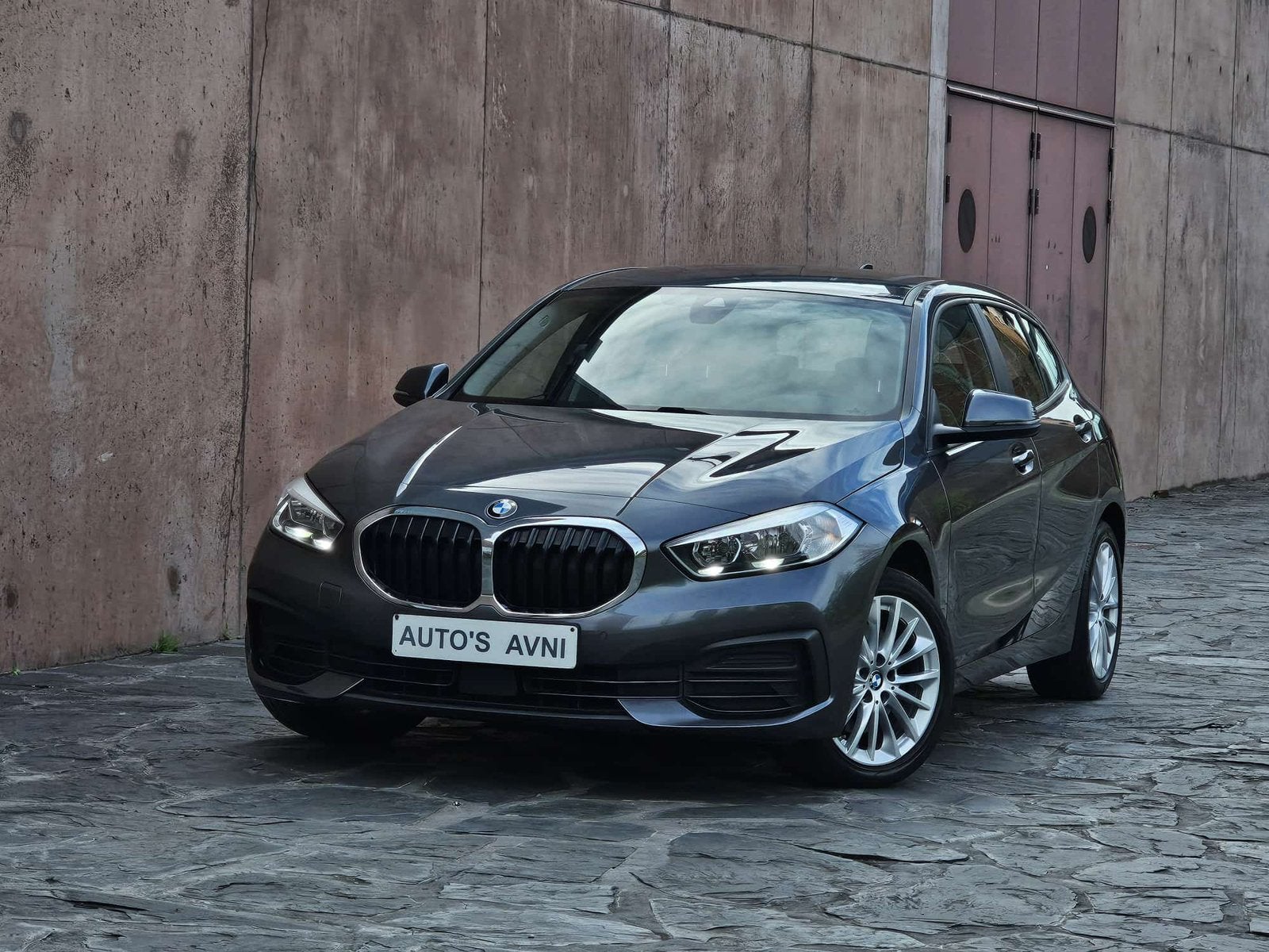 BMW 116d Airco-Navigatie-PDC-Cruise Control, Autos, Argent ou Gris, Achat, Euro 6, Carnet d'entretien