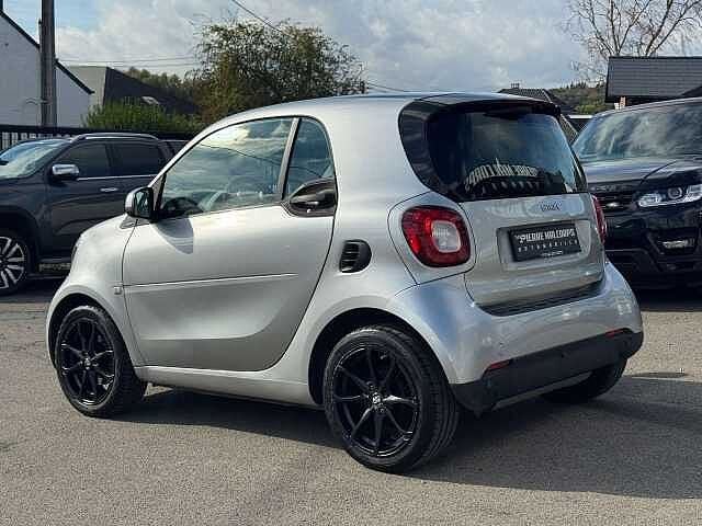 Smart forTwo 1.0i Prime / TOIT PANO / SIEGES CUIR CHAUFFANT, Auto's, Handgeschakeld, 2 zetels, Stadsauto, 69 pk