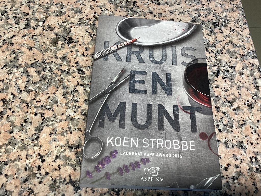 KRUIS en MUNT. Koen Strubbe. Laureaat Aspe Award 2015, Boeken, Ophalen of Verzenden, Zo goed als nieuw, België