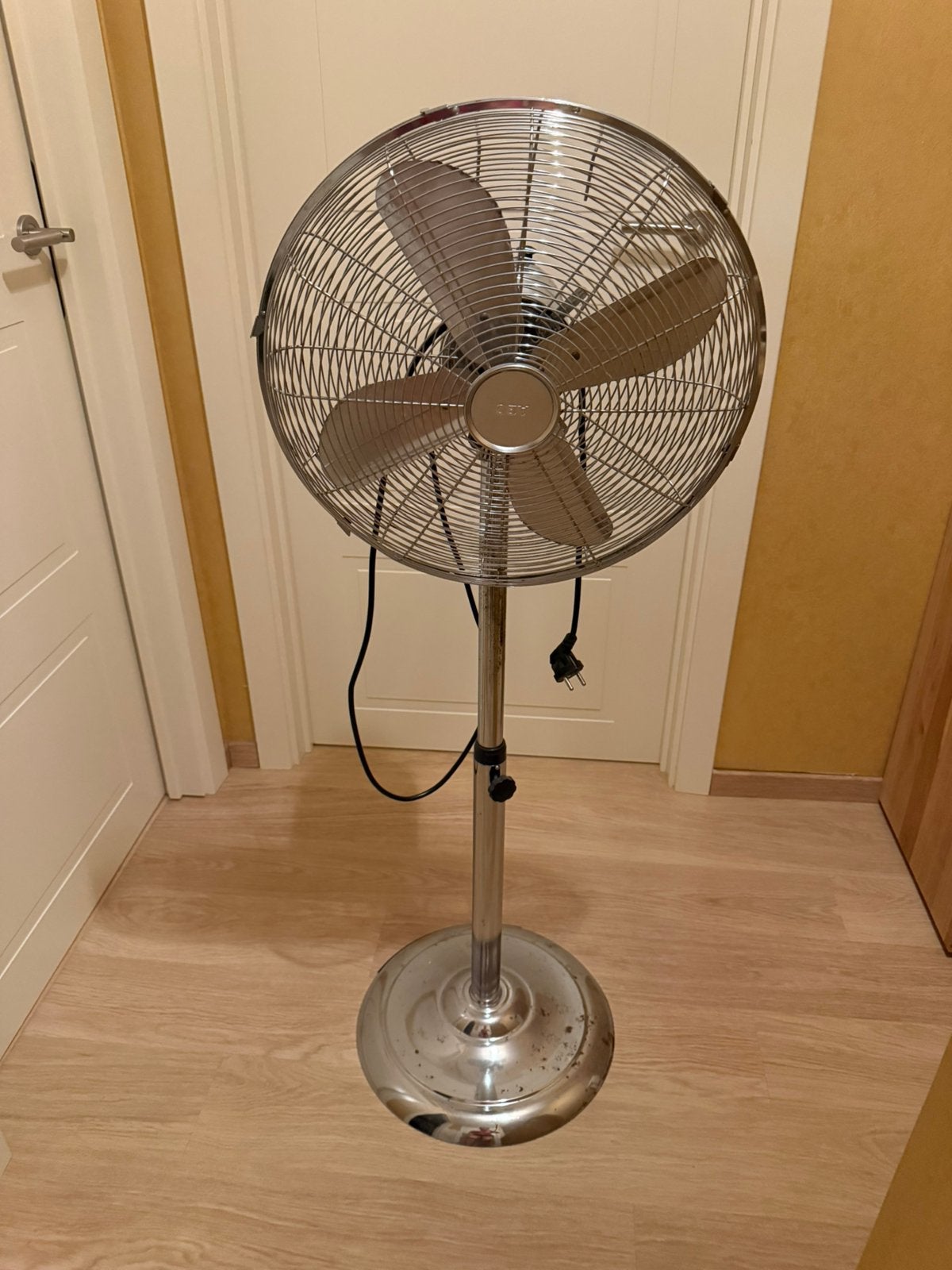 Krachtige ventilator, Enlèvement, Utilisé, Ventilateur de sol