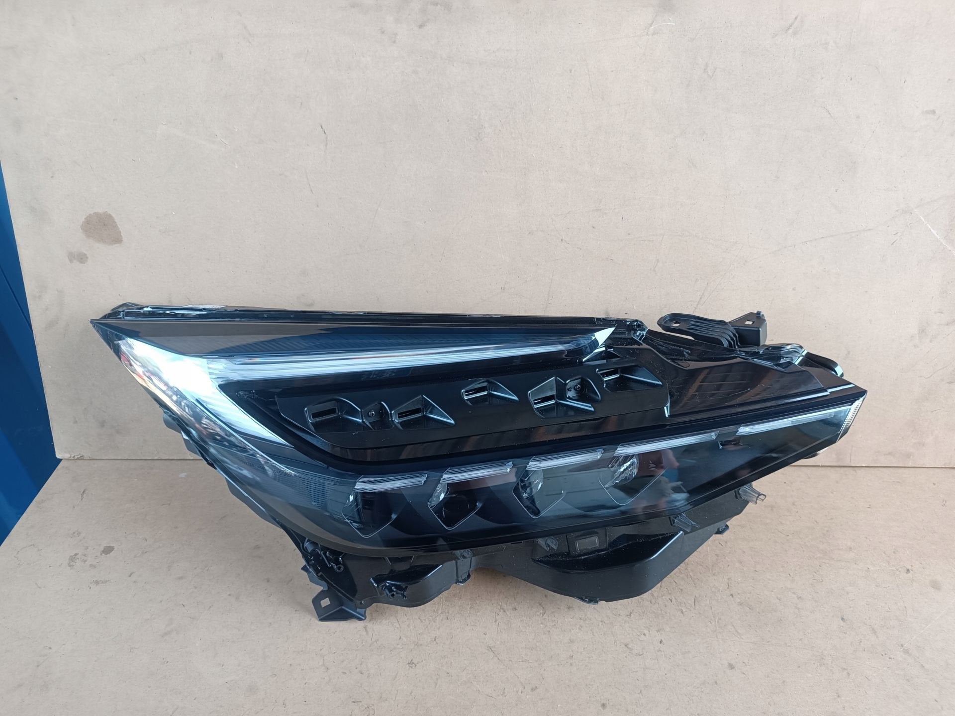 Phare droit Toyota CHR C-HR II 81110-F4510-00, Info@toyota.co.jp, Toyota Motor Corporation, Toyota-Cho 1
471-8571  Toyota City