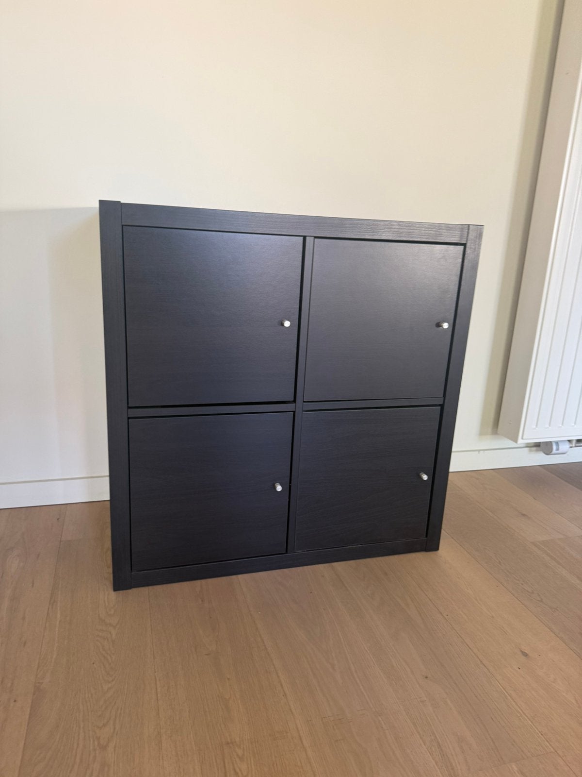 Ikea Kallax kast met 4 inbouwdeurtjes - zwartbruin, Enlèvement, Utilisé