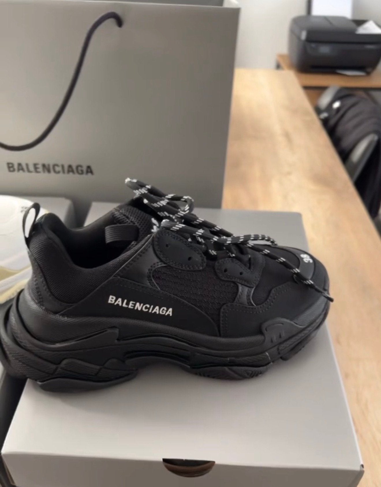 Balenciaga triple s sneakers, Kleding | Dames, Schoenen, Ophalen, Zwart, Zo goed als nieuw, Sneakers