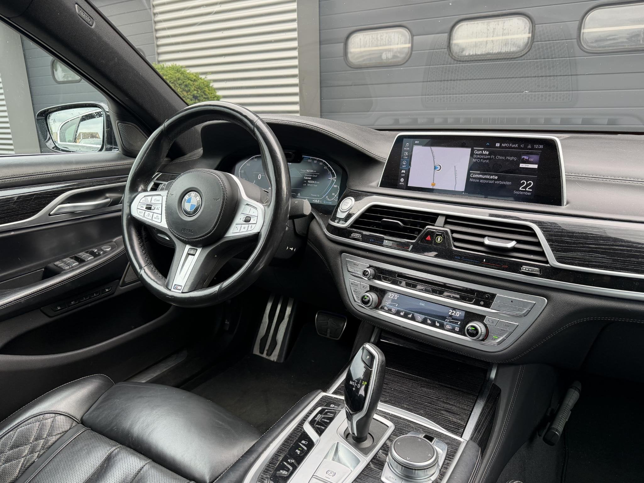 BMW 7-serie 745e High Executive M-Sport | Panoramadak | 360*, Auto's, 4 deurs, Achterwielaandrijving, Gebruikt, 290 kW
