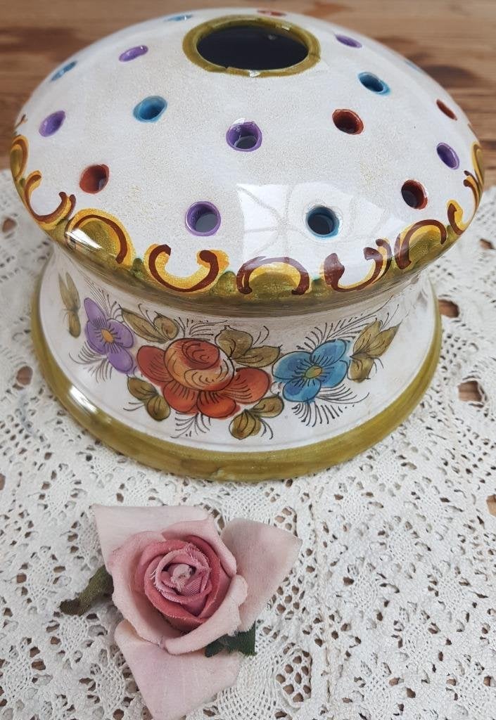Grote keramieke bloemensteker met bloemen, Ophalen of Verzenden