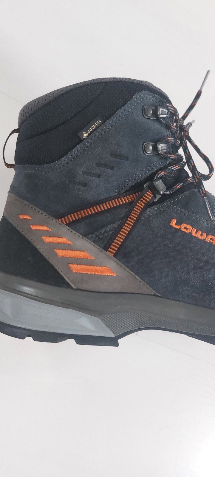 lowa wandelschoenen, Ophalen of Verzenden, Zo goed als nieuw, Schoenen