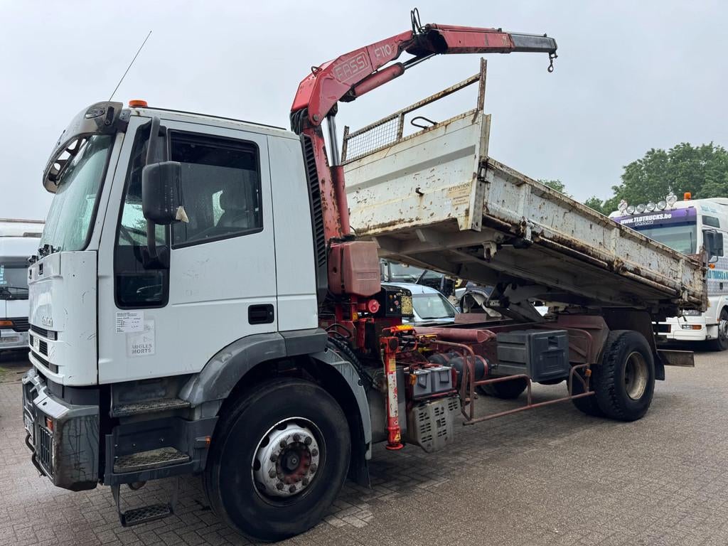 Iveco Eurotech *190E27-TIPPER + FASSI F110A.21* (bj 2001), Auto's, Achterwielaandrijving, Iveco, Wit, Bedrijf