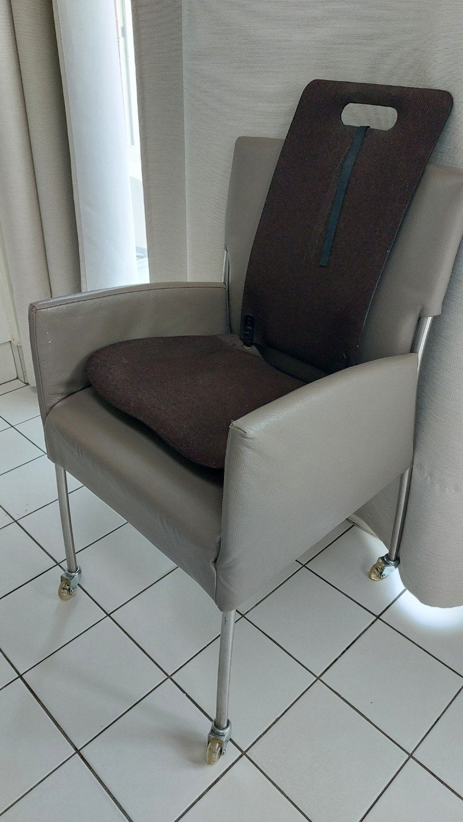 Bruine Backfriend – rugsteun / zitsupport, Diversen, Verpleegmiddelen, Ophalen of Verzenden