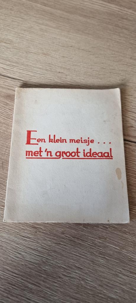 Oud boekje - Eén klein meisje... met ´n groot ideaal, Boeken, Godsdienst en Theologie, Ophalen of Verzenden, Christendom | Katholiek