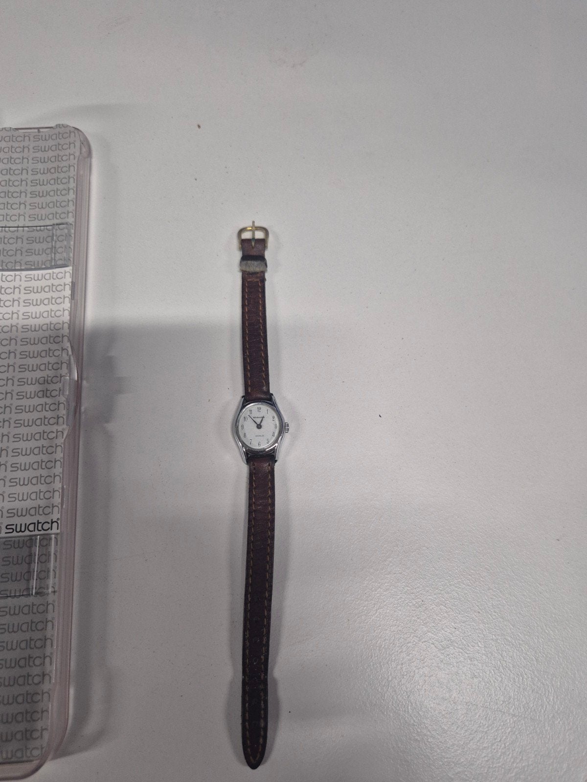 Uurwerk vrouw fijn, Handtassen en Accessoires, Horloges | Dames, Ophalen of Verzenden