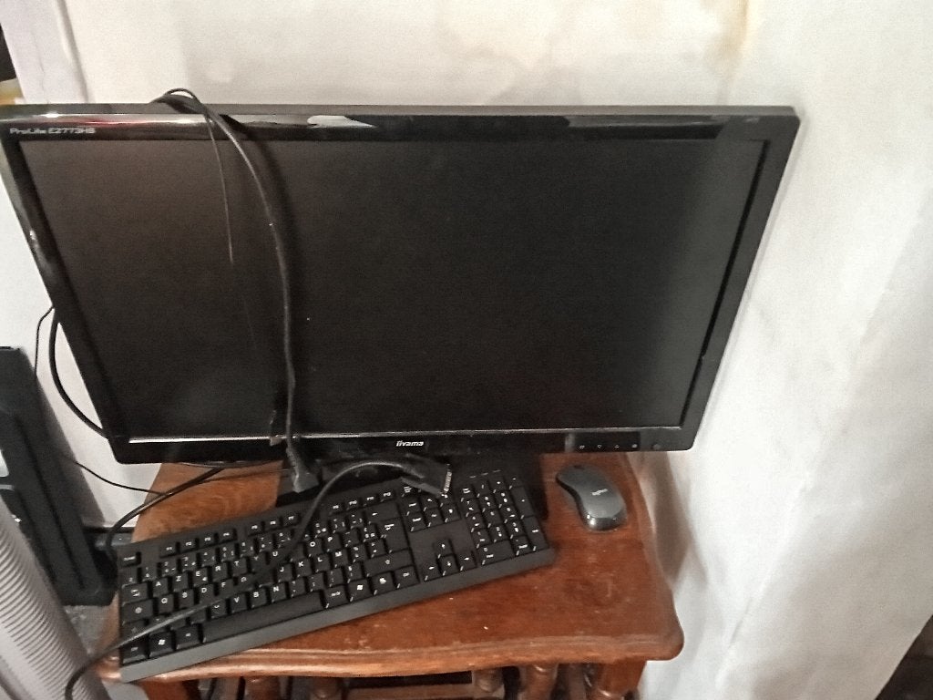 Tour thermaltake avec écran et claviers et souris, Computers en Software, Computerbehuizingen, Ophalen, Gebruikt