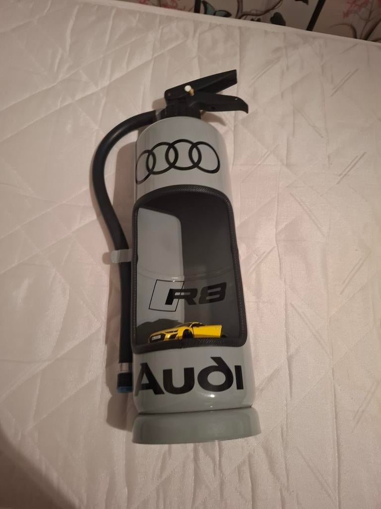 Brandblusser audi r8, Ophalen