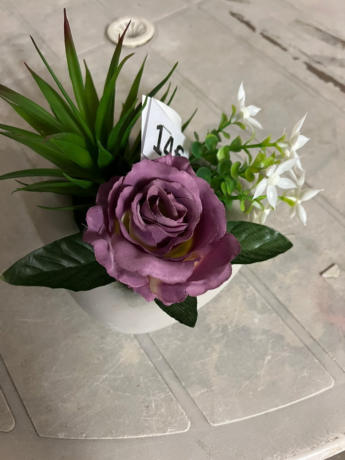 NAMAAK BLOEMSTUK, Ophalen, Steen/keramiek, Nieuw, Inclusief kunstbloemen