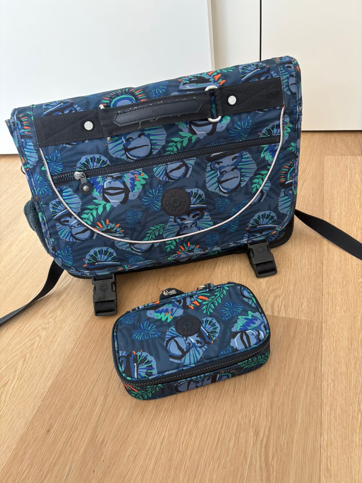 Kipling boekentas en pennenzak, Enlèvement, Utilisé, Kipling