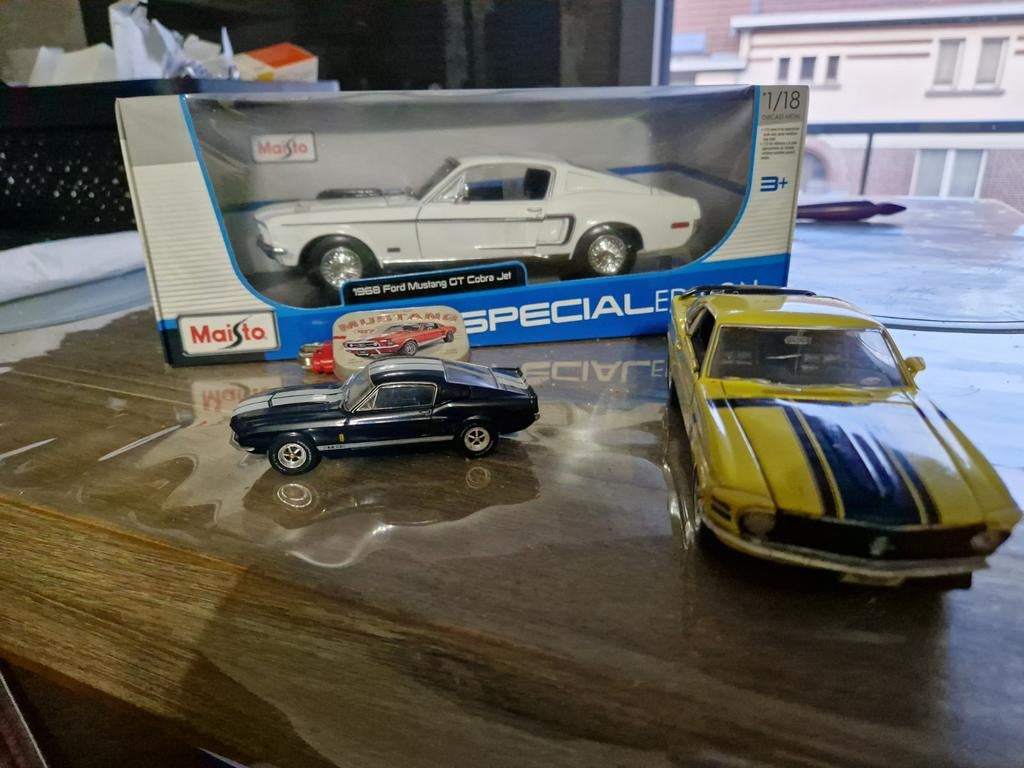 Miniatures mustang lot, Enlèvement