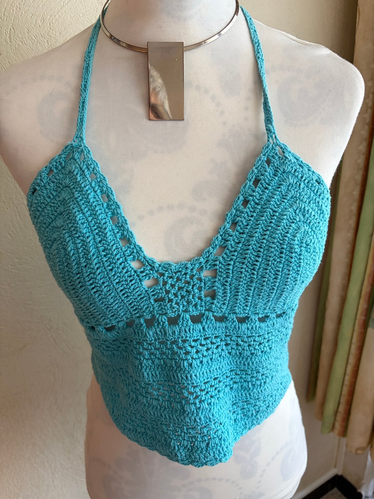Schitterende gehaakte crop top/haltertop T. 2 van 36 tot 38, Ophalen of Verzenden, Zo goed als nieuw, Blauw