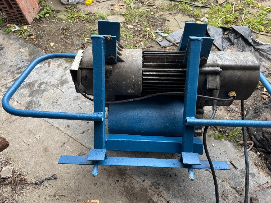 monte charges 200 k €1850 gsm 0485546966, Bricolage & Construction, Enlèvement ou Envoi
