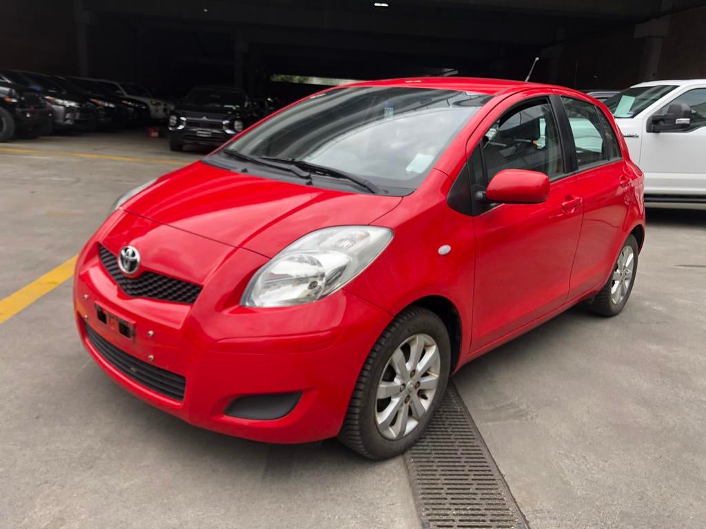 Toyota yaris 1,4 diesel 2010 euro 4, Autos, Rouge, Entreprise, Carnet d'entretien, 5 portes
