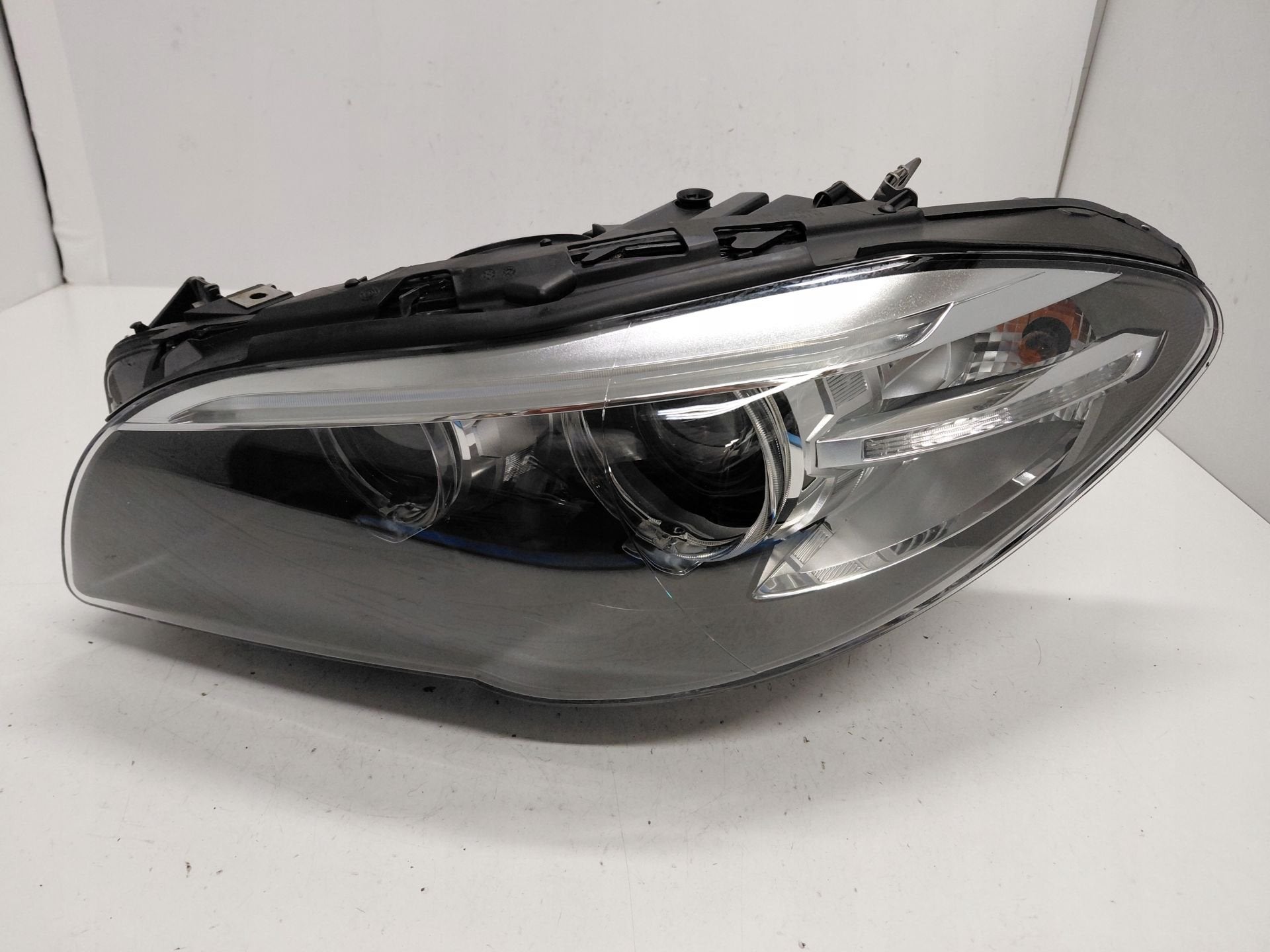 BMW F10 Achterlicht Links 7317131, Petuelring 130
80788  Munich, DE, Gebruikt, Info@bmw.de, BMW