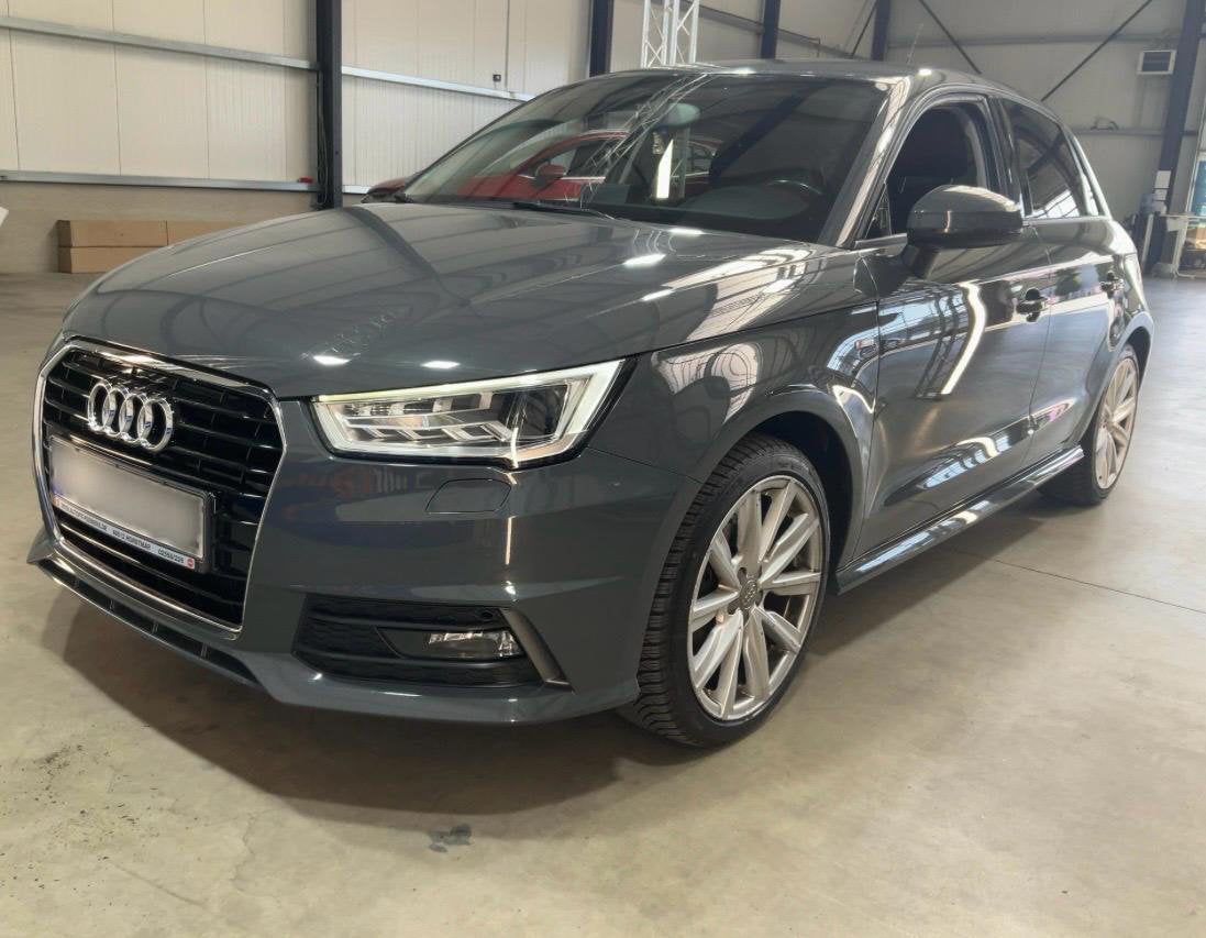 Audi A1 S line automatique 1.6tdi. 2016. 138.000km 5 portes, Autos, Audi, Cuir, Argent ou Gris, Achat, A1