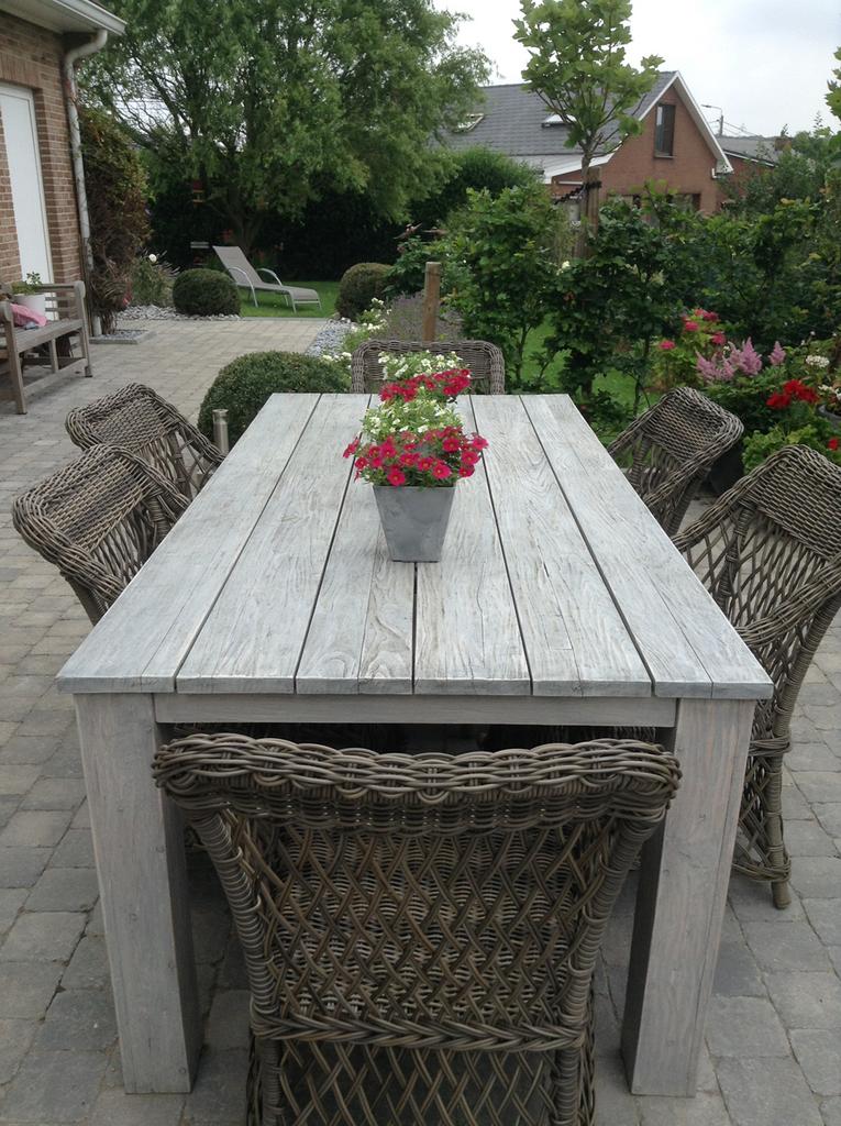 Massieve tuintafel met 6 stoelen, Ophalen, Gebruikt, Hout