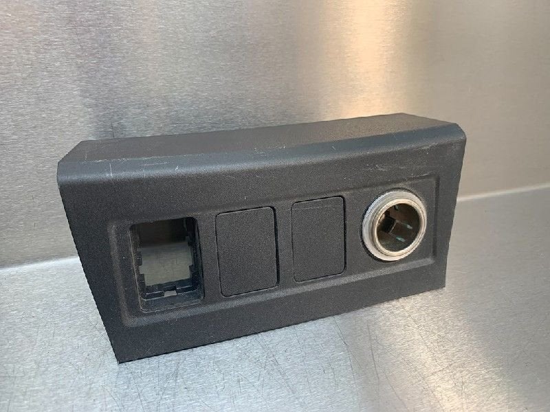 12 VOLT AANSLUITING Toyota RAV4 (A3) (01-2005/06-2013), Gebruikt, Toyota