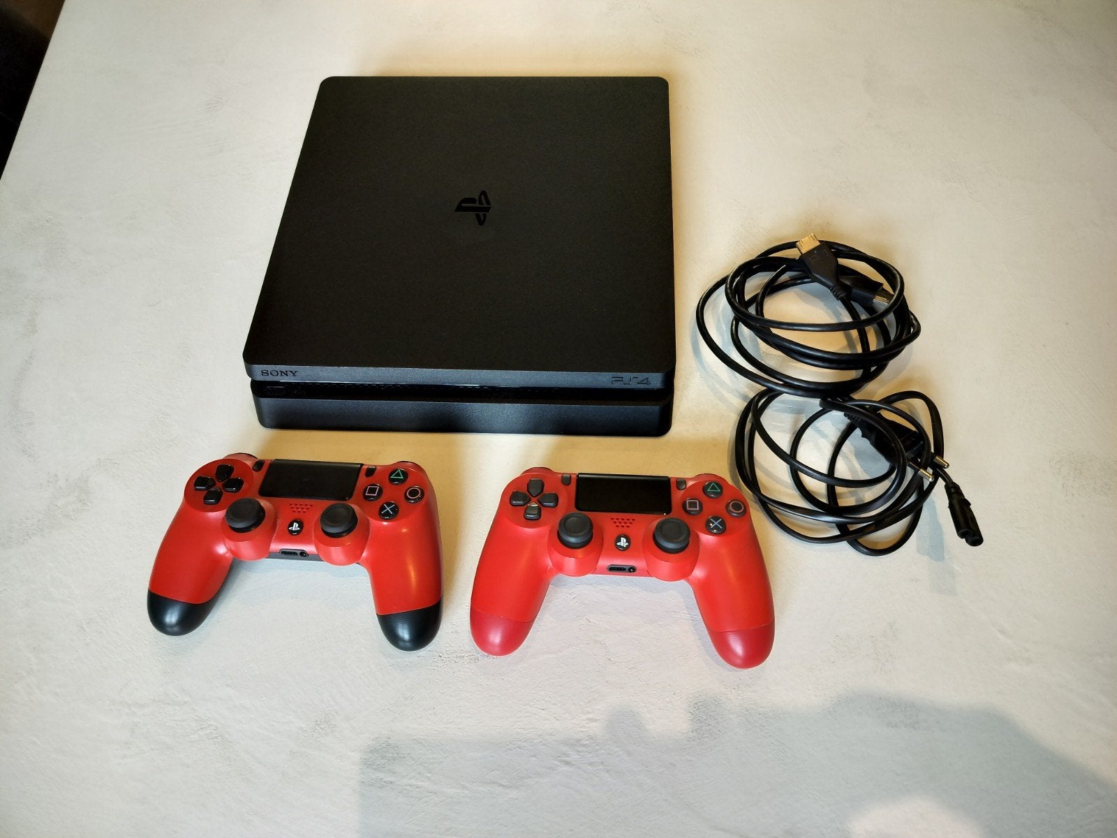PS4 Slim 500 GB met 2 controllers, Consoles de jeu & Jeux vidéo, Consoles de jeu | Sony PlayStation 4, 500 GB, Enlèvement ou Envoi