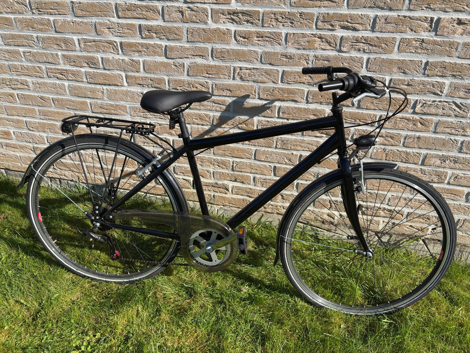 Nette zwarte stadsfiets, Ophalen, Zo goed als nieuw, Versnellingen