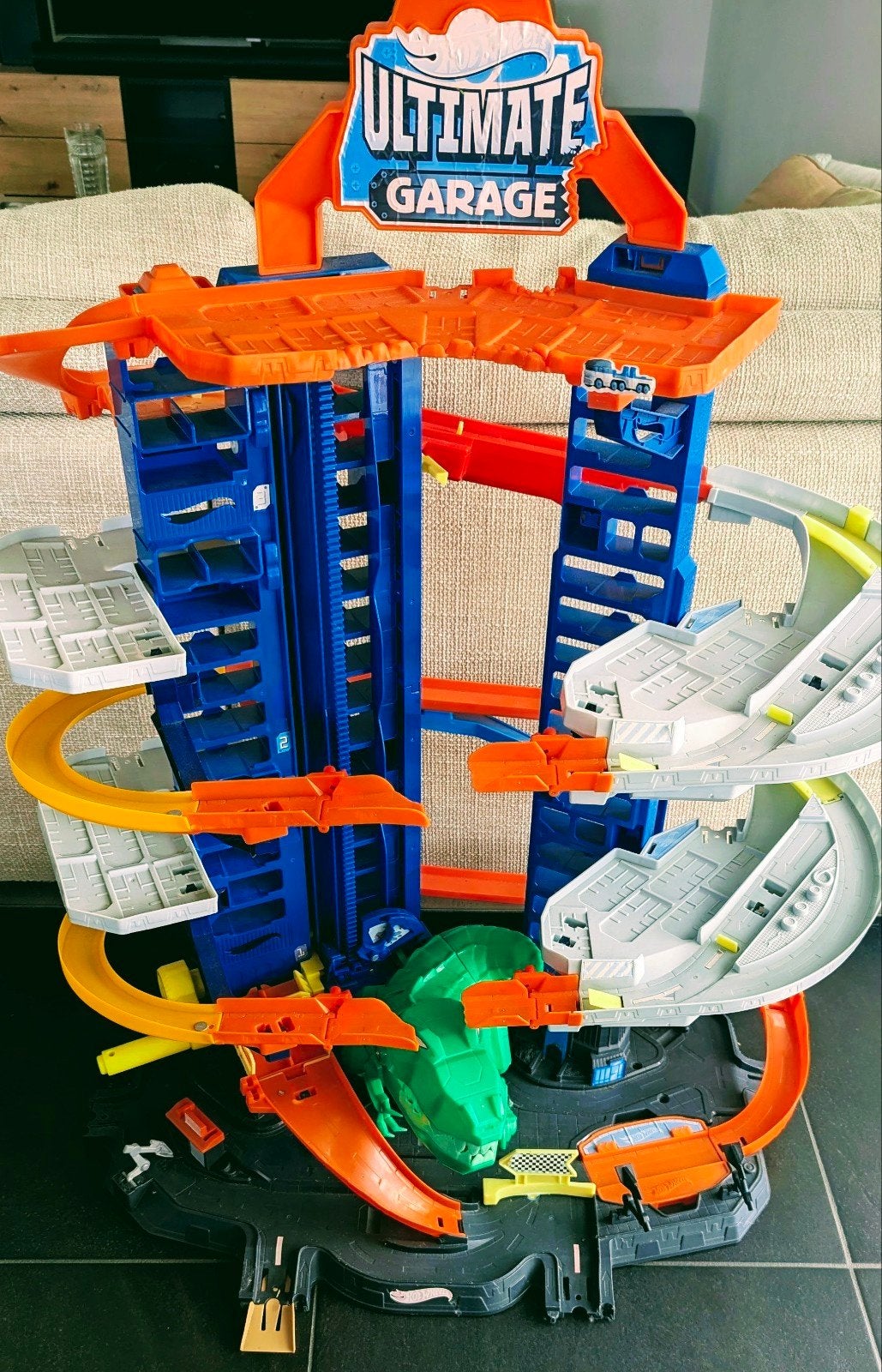 Hot Wheels City Ultimate Garage met Robo T-Rex (Mooie Staat), Kinderen en Baby's, Ophalen, Gebruikt, Racebaan, Hot Wheels