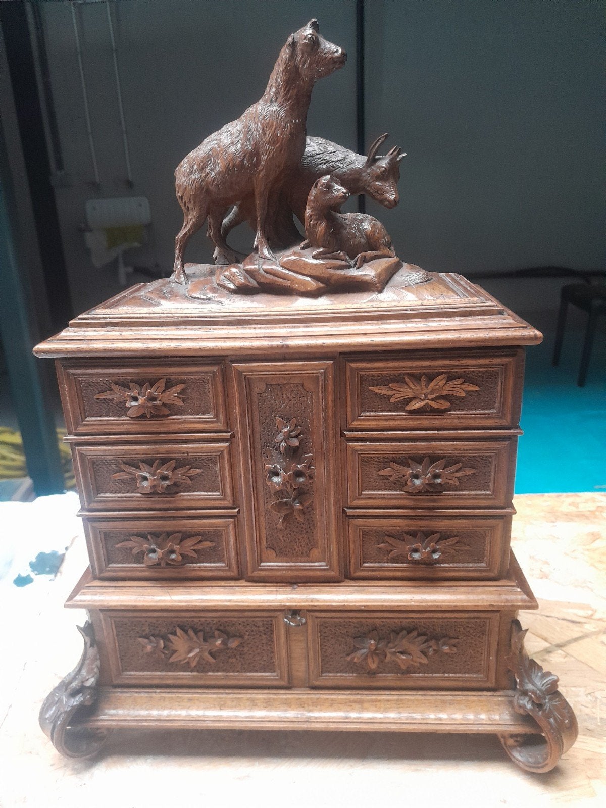 Houten sieradenkist Black Forest stijl, Antiquités & Art, Antiquités | Bureau & Affaires, Enlèvement