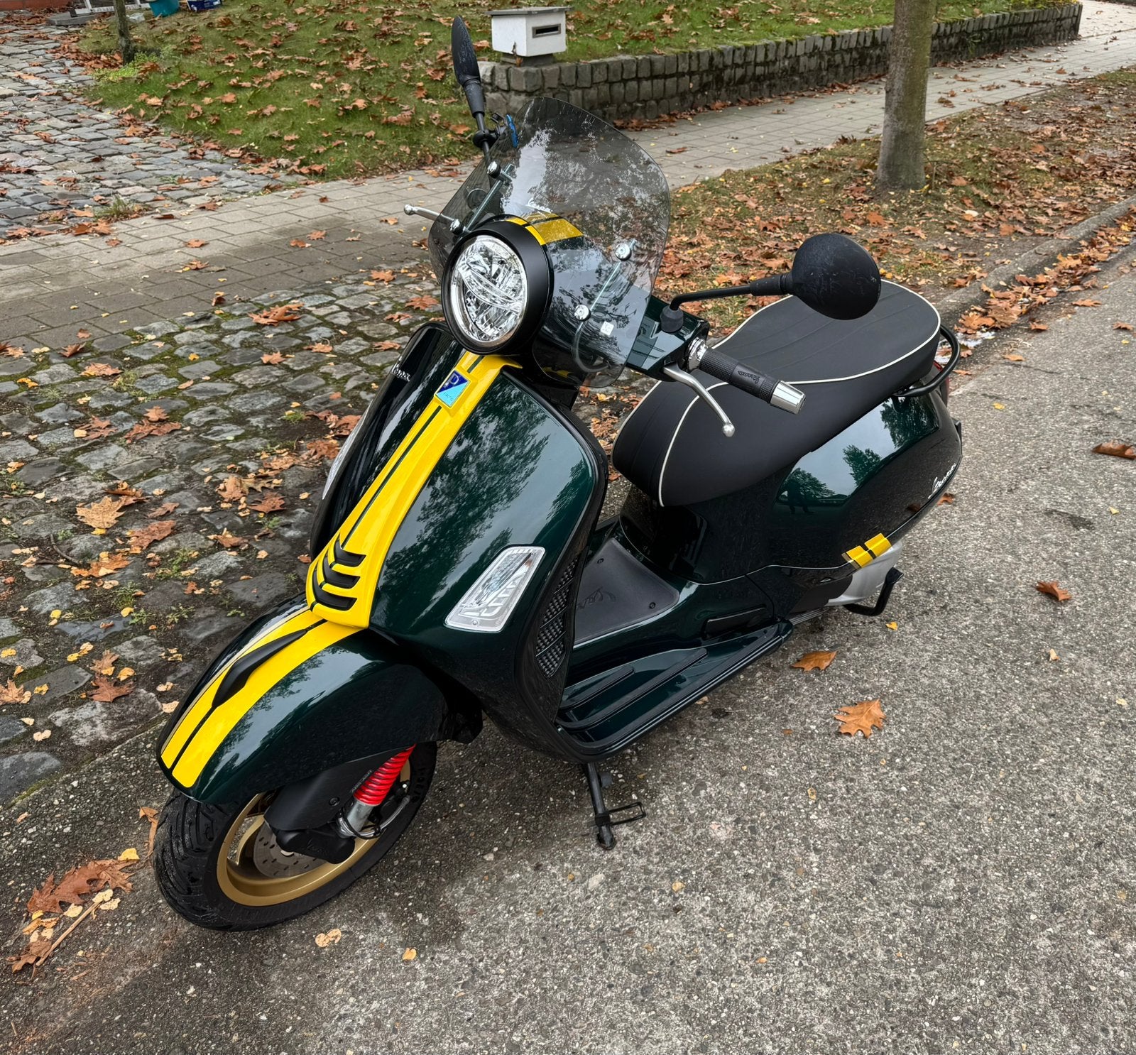 Vespa GTS 300 Super Racing Sixties, Vélos & Vélomoteurs, Enlèvement, Comme neuf