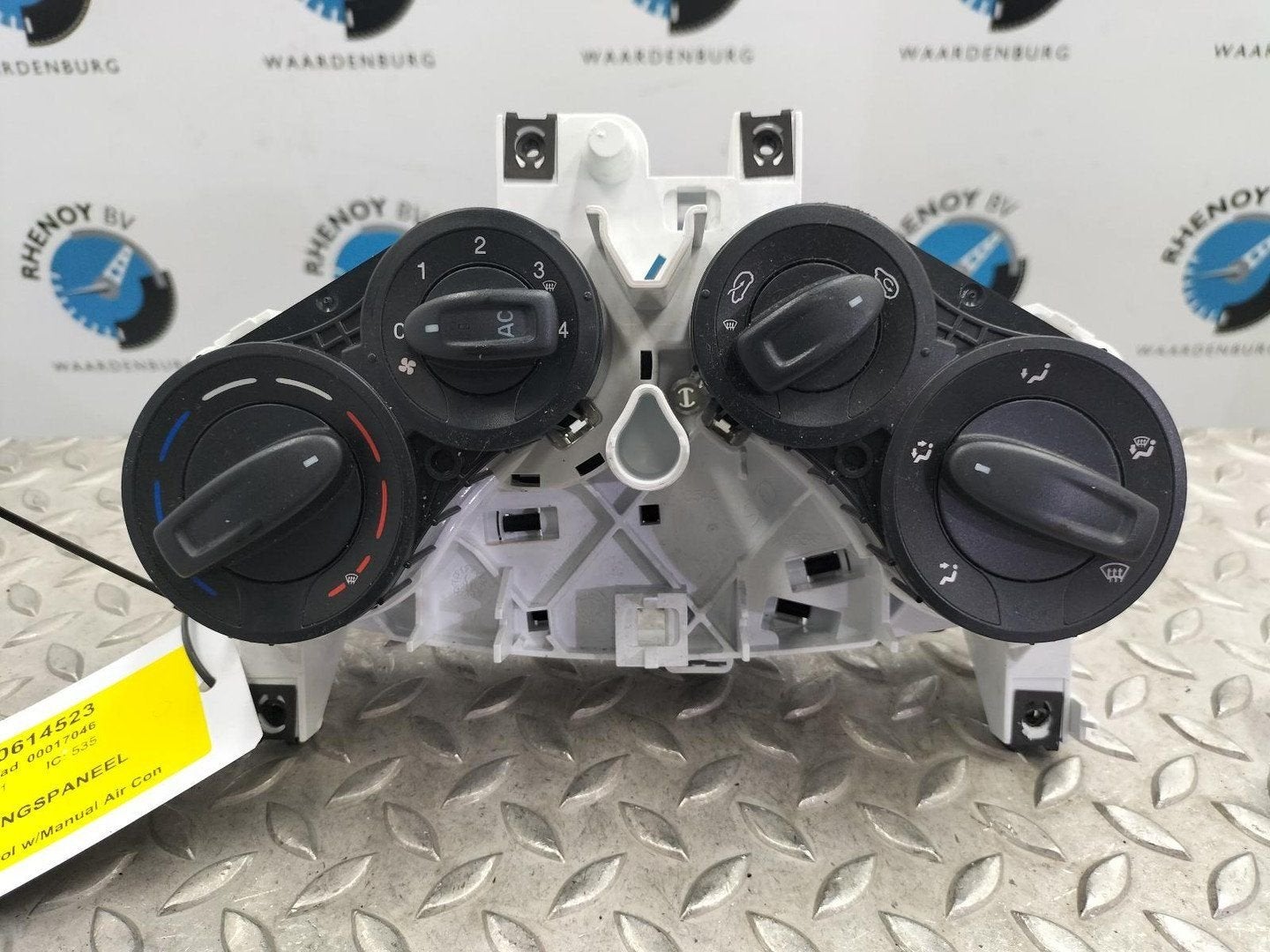 FORD KA 1.2 Comfort s/s  KACHEL BEDIENINGSPANEEL 2011, Ophalen of Verzenden, Gebruikt, Stiba lid
