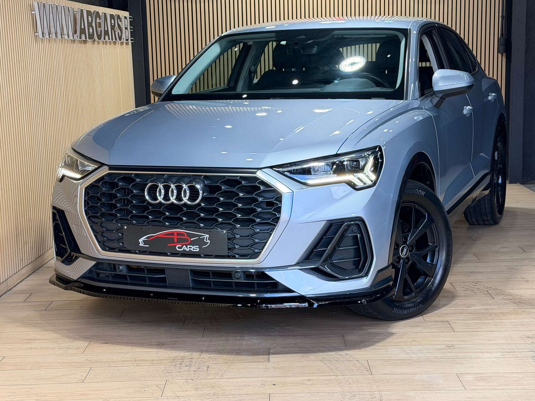 Audi Q3 Sportback * COUPE * 35 TFSI * LOOK S line * S tronic, Argent ou Gris, Achat, https://public.car-pass.be/vhr/e3086a92-9fb4-40b5-8bf8-0cf9ed5ca0e4
