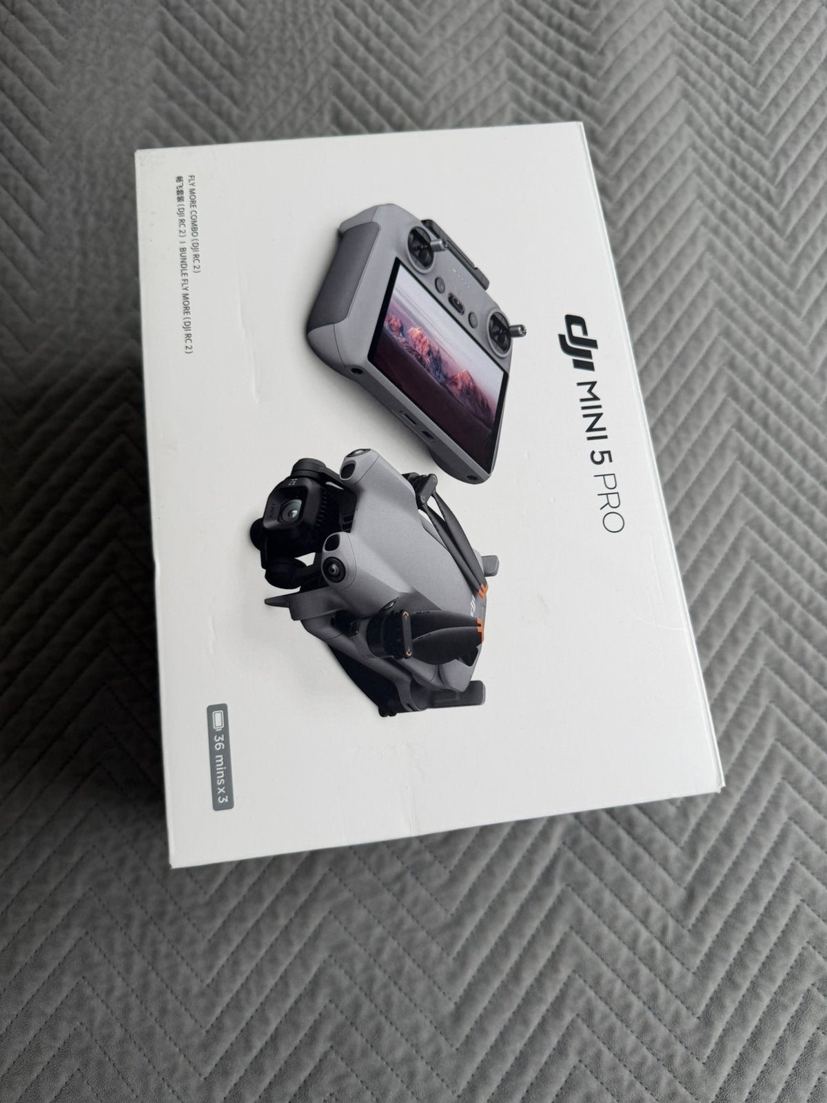 Dji mini 5 pro fly lore combo, Enlèvement ou Envoi, Comme neuf