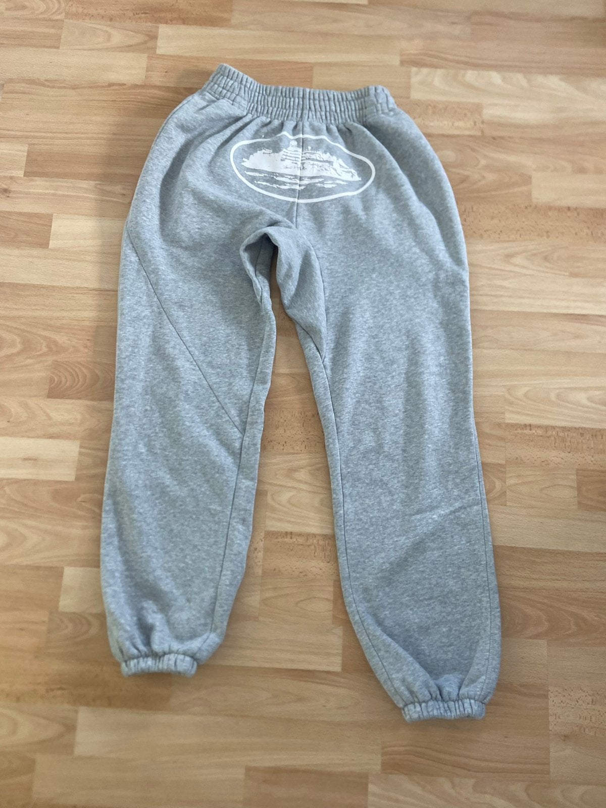 Corteiz jogging maat M, Gris, Enlèvement ou Envoi, Général, Comme neuf