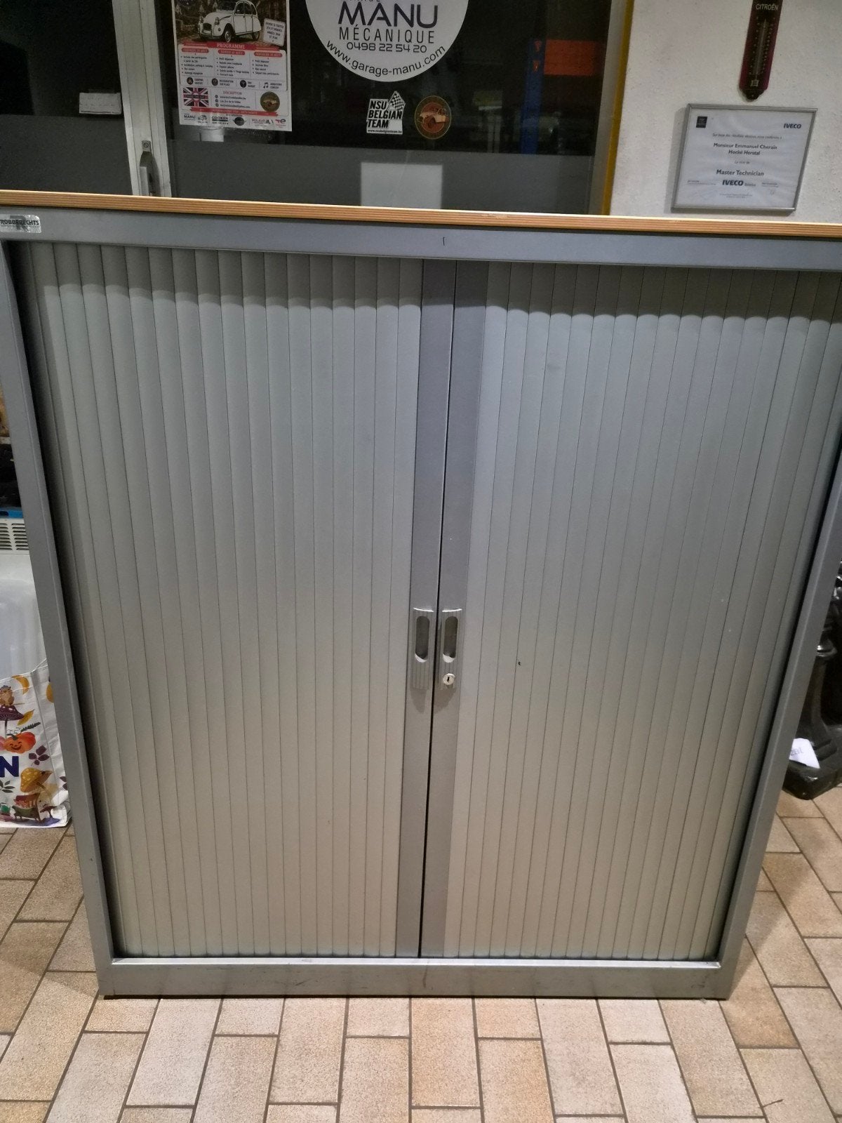 armoire métallique a volet, Enlèvement