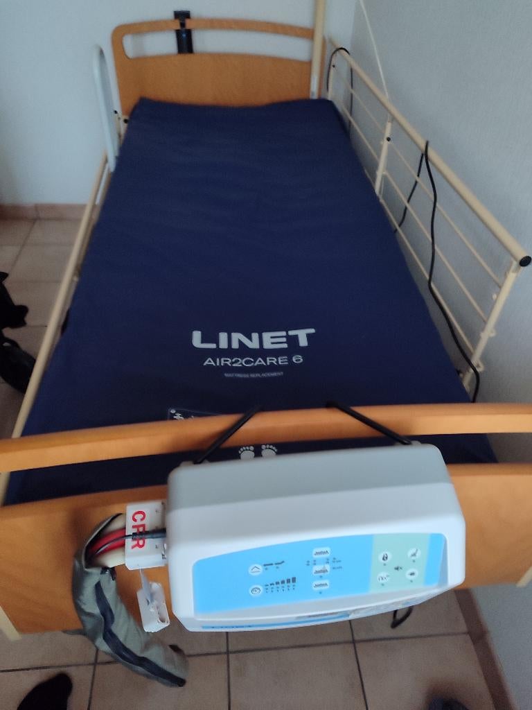 Anti decubitus matras, Diversen, Verpleegmiddelen, Ophalen, Gebruikt