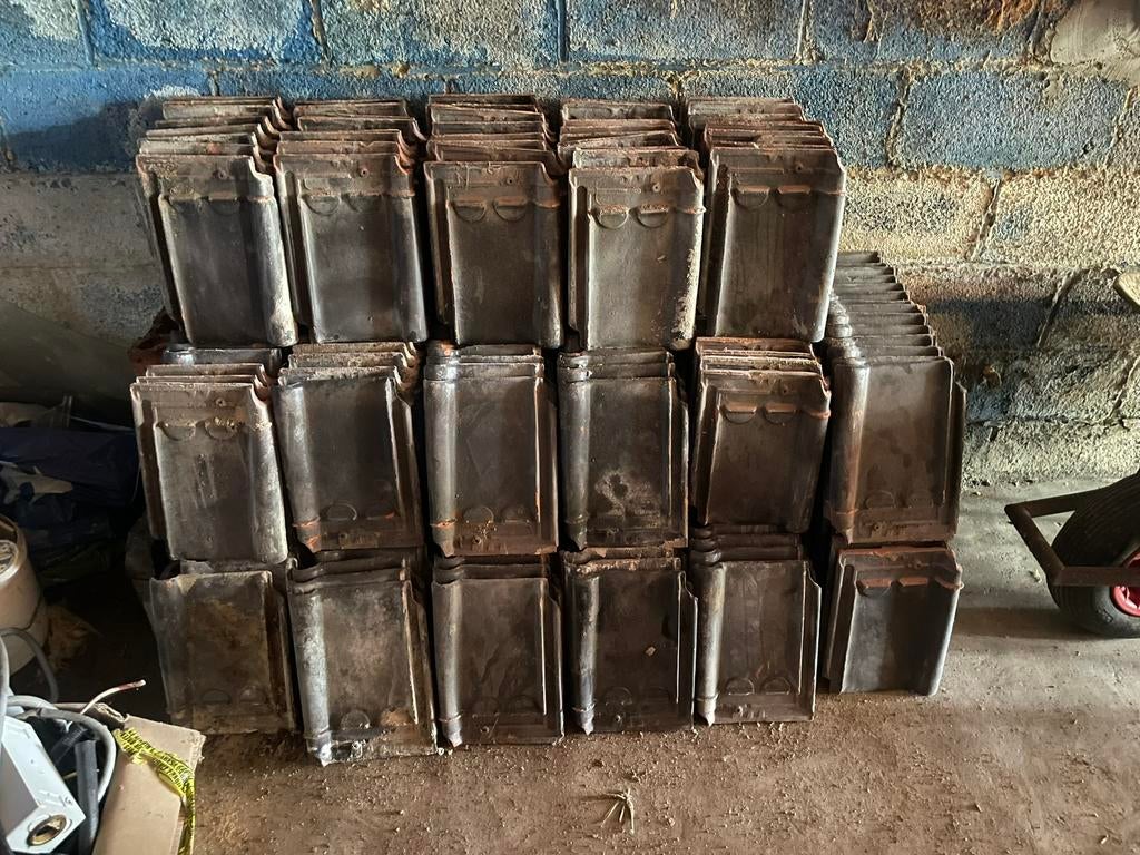 GRATUIT 200 tuiles noir Van Marcke, Doe-het-zelf en Bouw, Dakpannen en Dakbedekking, Ophalen, Zwart, Dakpannen