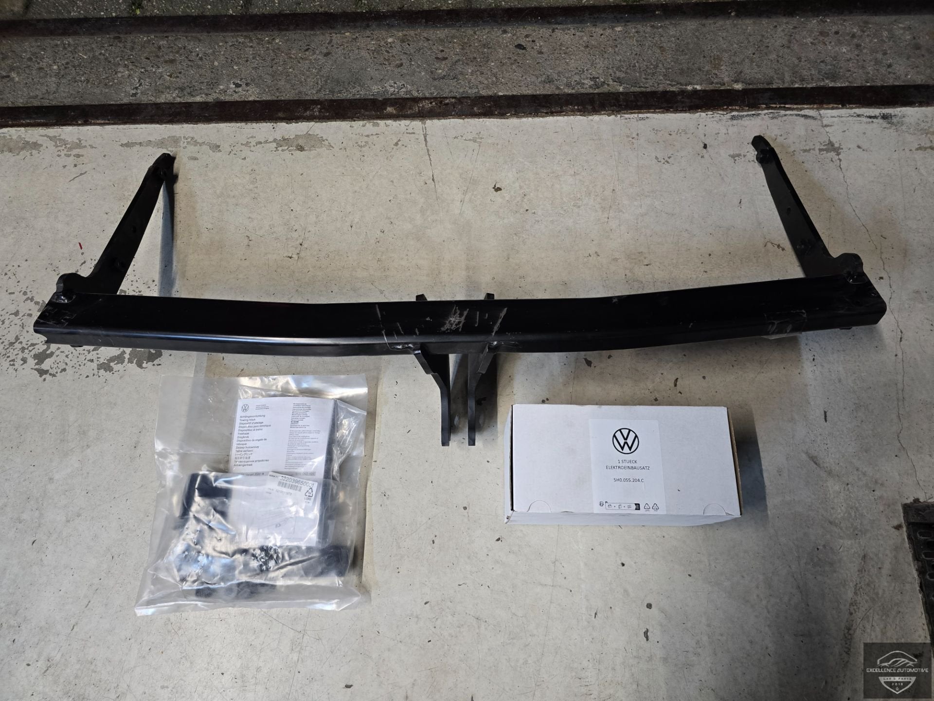 Attelage fixe complet pour VW Golf 8 Variant 2020+ 5H9092101, Volkswagen, Volkswagen AG, Vw@volkswagen.de, Utilisé