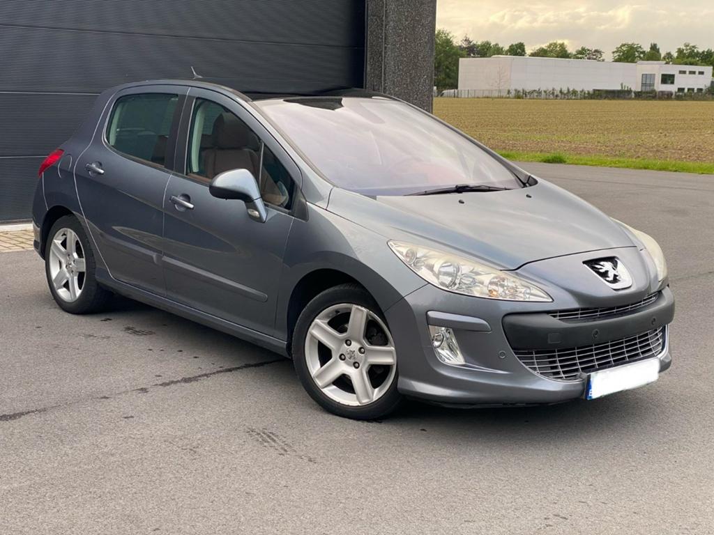 Peugeot 308 Platinum Automaat 140pk Pano Leder, Auto's, Peugeot, Automaat, Leder, Cruise Control, Te koop