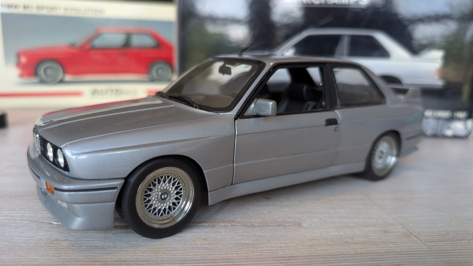 Minichamps 180020302 BMW M3 E30 + BBS Rennsport, Hobby & Loisirs créatifs, Enlèvement ou Envoi, Utilisé, Voiture, MiniChamps