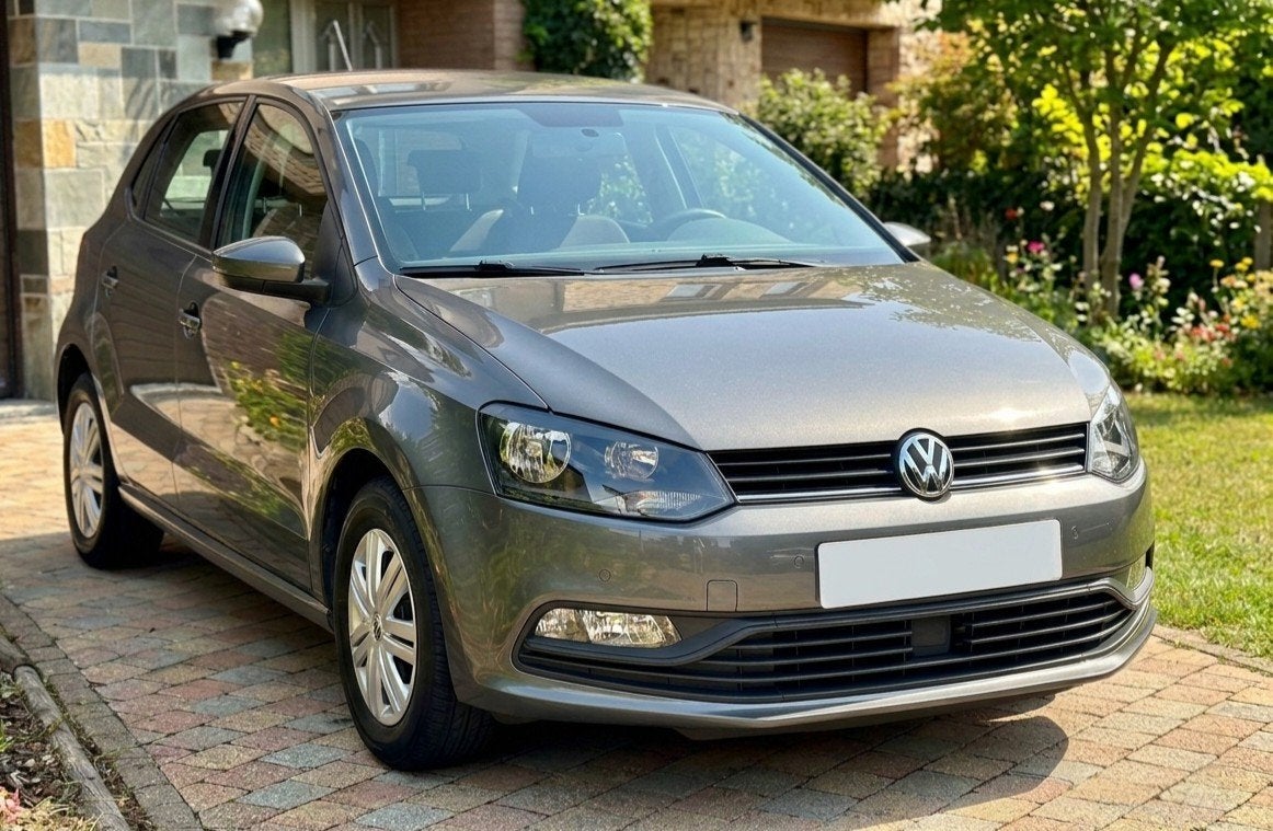 VOLKSWAGEN POLO | 75PK | PARKEERSENSOREN VOOR + AC | CARPLAY, Auto's, Voorwielaandrijving, Dealer onderhouden, 109 g/km, Leder en Stof