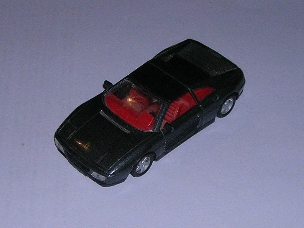 Maisto Ferrari 348 tS, Hobby & Loisirs créatifs, Voitures miniatures | Échelles Autre, Enlèvement, Voiture